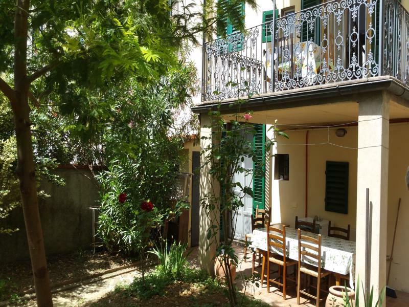 La Villa Nei Fiori Florence Luaran gambar